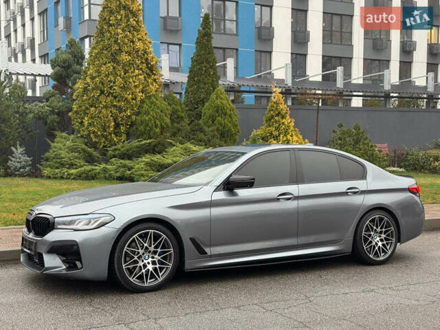 Серый БМВ 5 Серия, объемом двигателя 3 л и пробегом 120 тыс. км за 34900 $, фото 2 на Automoto.ua