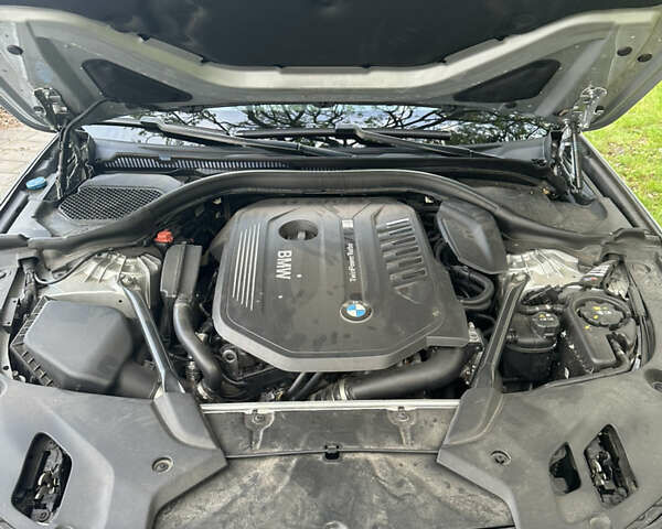 Серый БМВ 5 Серия, объемом двигателя 3 л и пробегом 160 тыс. км за 33500 $, фото 15 на Automoto.ua