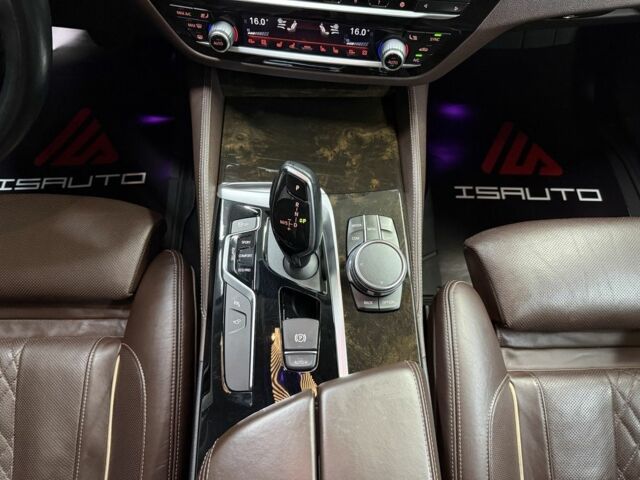 Серый БМВ 5 Серия, объемом двигателя 3 л и пробегом 164 тыс. км за 36900 $, фото 21 на Automoto.ua