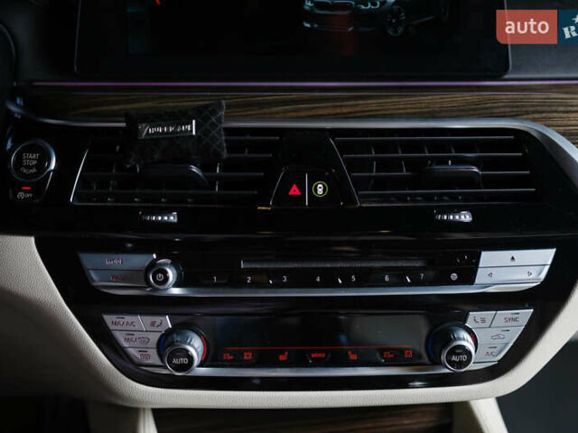 Серый БМВ 5 Серия, объемом двигателя 3 л и пробегом 150 тыс. км за 37500 $, фото 12 на Automoto.ua