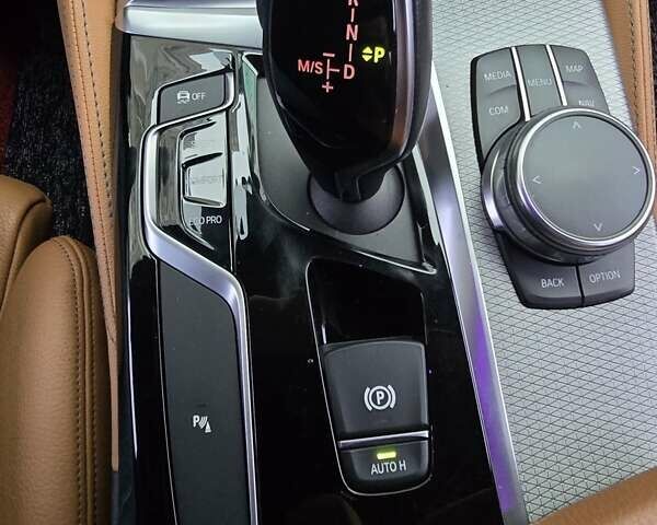 Серый БМВ 5 Серия, объемом двигателя 2 л и пробегом 128 тыс. км за 29990 $, фото 20 на Automoto.ua