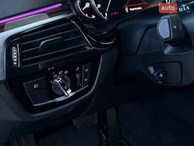 Сірий БМВ 5 Серія, об'ємом двигуна 2 л та пробігом 92 тис. км за 28500 $, фото 35 на Automoto.ua