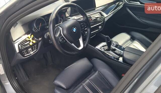 Серый БМВ 5 Серия, объемом двигателя 2 л и пробегом 350 тыс. км за 29775 $, фото 7 на Automoto.ua