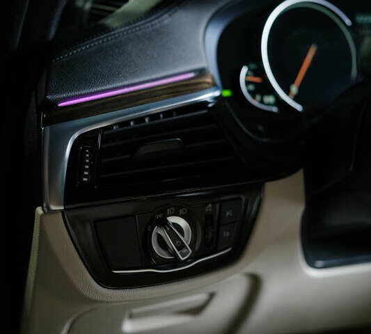 Серый БМВ 5 Серия, объемом двигателя 3 л и пробегом 150 тыс. км за 37500 $, фото 14 на Automoto.ua