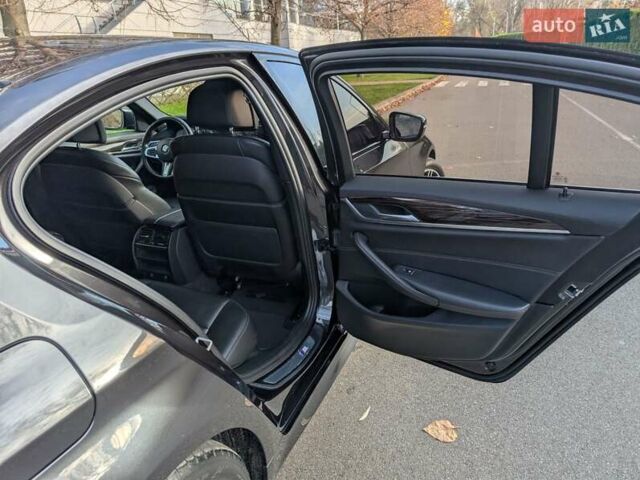 Серый БМВ 5 Серия, объемом двигателя 3 л и пробегом 139 тыс. км за 36600 $, фото 15 на Automoto.ua
