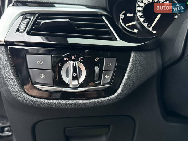 Серый БМВ 5 Серия, объемом двигателя 2 л и пробегом 131 тыс. км за 29999 $, фото 37 на Automoto.ua