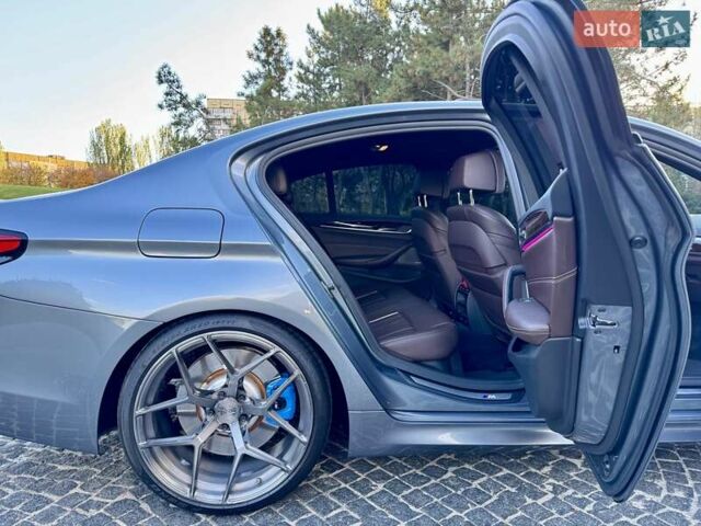 Серый БМВ 5 Серия, объемом двигателя 3 л и пробегом 59 тыс. км за 54999 $, фото 27 на Automoto.ua