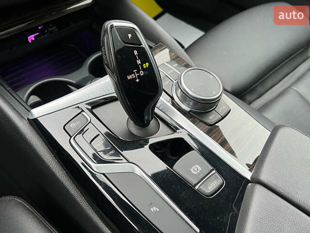 Серый БМВ 5 Серия, объемом двигателя 2 л и пробегом 111 тыс. км за 28300 $, фото 17 на Automoto.ua