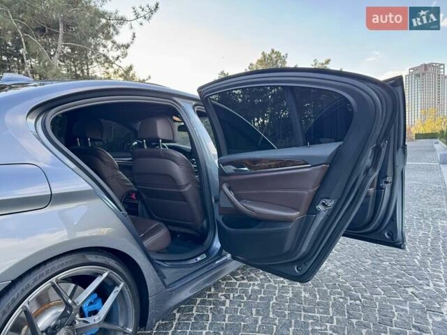 Серый БМВ 5 Серия, объемом двигателя 3 л и пробегом 59 тыс. км за 54999 $, фото 28 на Automoto.ua