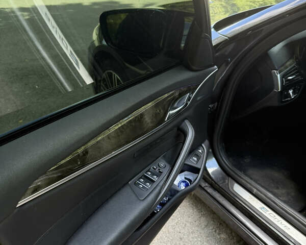 Серый БМВ 5 Серия, объемом двигателя 2 л и пробегом 128 тыс. км за 28999 $, фото 8 на Automoto.ua