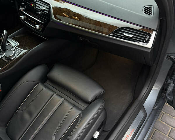 Сірий БМВ 5 Серія, об'ємом двигуна 3 л та пробігом 95 тис. км за 36999 $, фото 22 на Automoto.ua