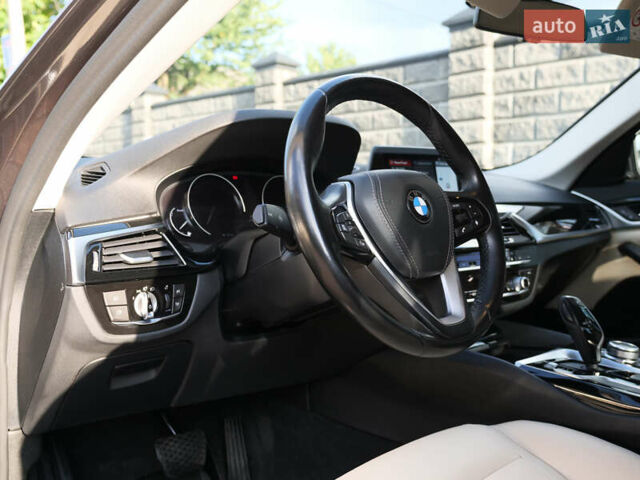 Серый БМВ 5 Серия, объемом двигателя 3 л и пробегом 186 тыс. км за 28999 $, фото 29 на Automoto.ua