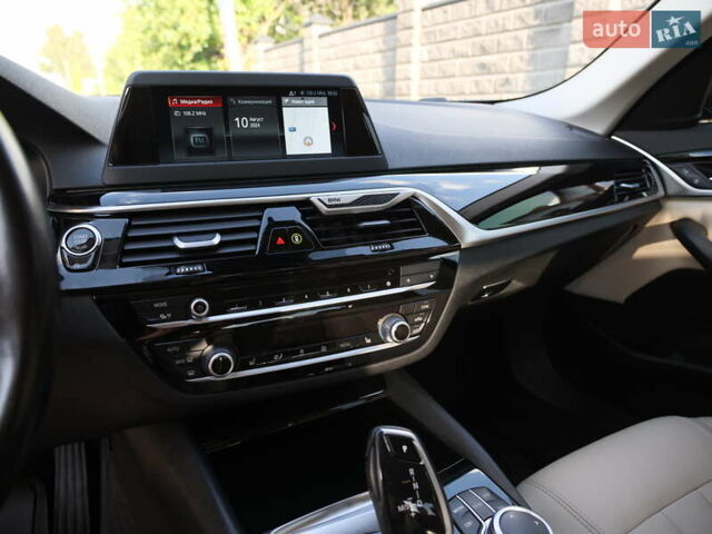 Серый БМВ 5 Серия, объемом двигателя 3 л и пробегом 186 тыс. км за 28999 $, фото 33 на Automoto.ua