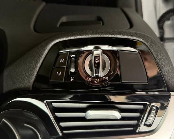 Серый БМВ 5 Серия, объемом двигателя 2 л и пробегом 99 тыс. км за 26000 $, фото 11 на Automoto.ua