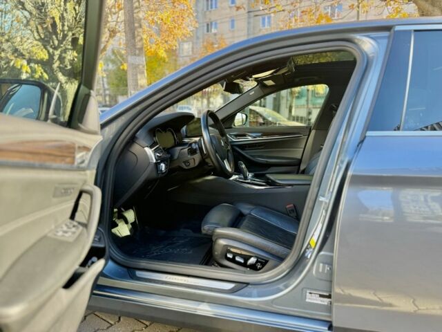 Серый БМВ 5 Серия, объемом двигателя 3 л и пробегом 93 тыс. км за 33500 $, фото 12 на Automoto.ua