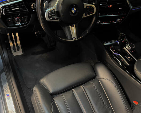 Серый БМВ 5 Серия, объемом двигателя 3 л и пробегом 74 тыс. км за 39000 $, фото 21 на Automoto.ua