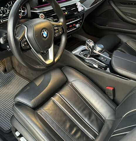 Серый БМВ 5 Серия, объемом двигателя 2 л и пробегом 54 тыс. км за 34999 $, фото 16 на Automoto.ua