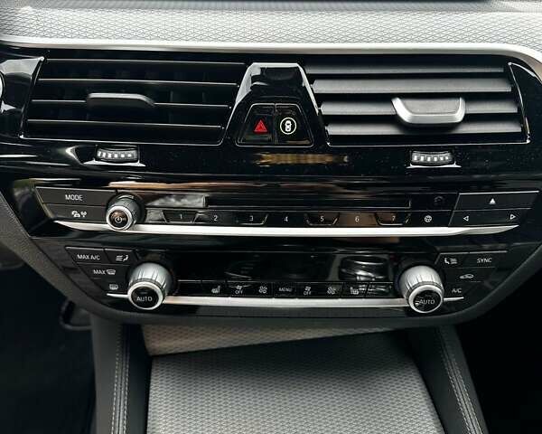 Серый БМВ 5 Серия, объемом двигателя 2 л и пробегом 160 тыс. км за 35500 $, фото 42 на Automoto.ua