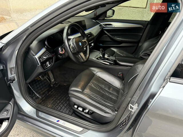Серый БМВ 5 Серия, объемом двигателя 2.99 л и пробегом 205 тыс. км за 38700 $, фото 35 на Automoto.ua