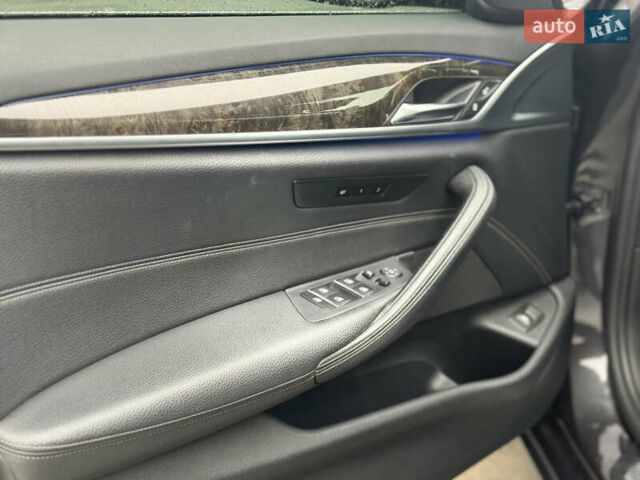 Серый БМВ 5 Серия, объемом двигателя 2 л и пробегом 107 тыс. км за 25400 $, фото 7 на Automoto.ua