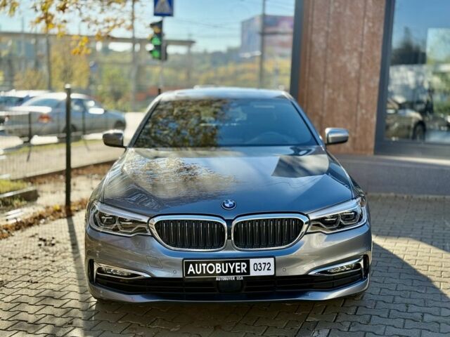 Серый БМВ 5 Серия, объемом двигателя 3 л и пробегом 93 тыс. км за 33500 $, фото 1 на Automoto.ua