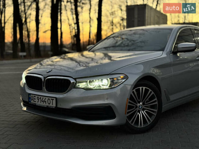 Серый БМВ 5 Серия, объемом двигателя 3 л и пробегом 115 тыс. км за 32999 $, фото 1 на Automoto.ua
