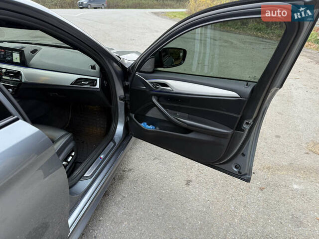 Серый БМВ 5 Серия, объемом двигателя 2.99 л и пробегом 205 тыс. км за 38700 $, фото 23 на Automoto.ua