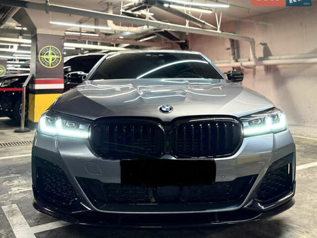 Серый БМВ 5 Серия, объемом двигателя 3 л и пробегом 74 тыс. км за 39000 $, фото 1 на Automoto.ua