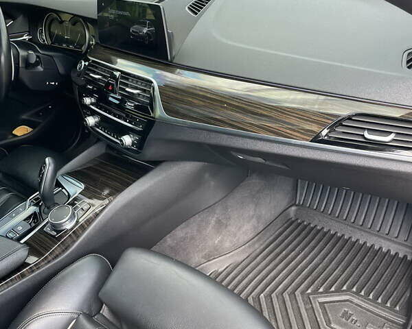 Серый БМВ 5 Серия, объемом двигателя 2 л и пробегом 80 тыс. км за 28000 $, фото 34 на Automoto.ua