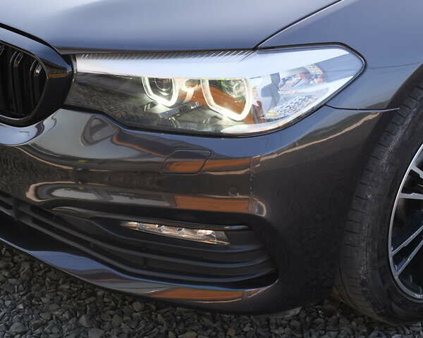 Серый БМВ 5 Серия, объемом двигателя 3 л и пробегом 186 тыс. км за 28999 $, фото 10 на Automoto.ua