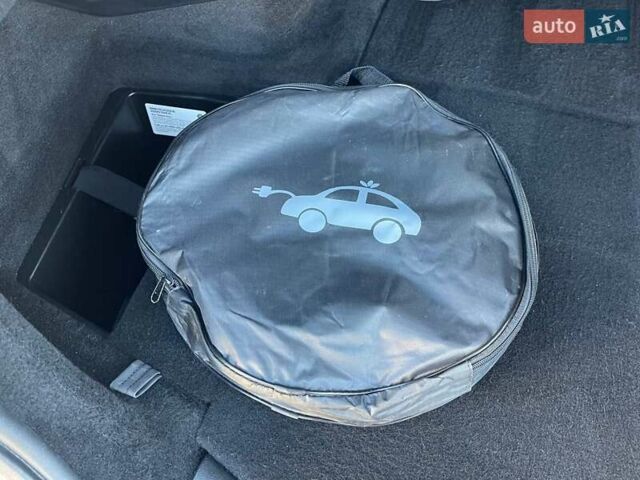 Серый БМВ 5 Серия, объемом двигателя 2 л и пробегом 206 тыс. км за 27900 $, фото 13 на Automoto.ua