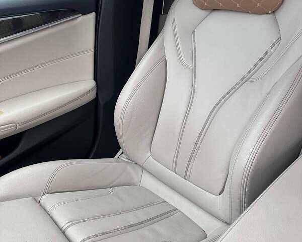 Серый БМВ 5 Серия, объемом двигателя 2 л и пробегом 176 тыс. км за 23500 $, фото 12 на Automoto.ua