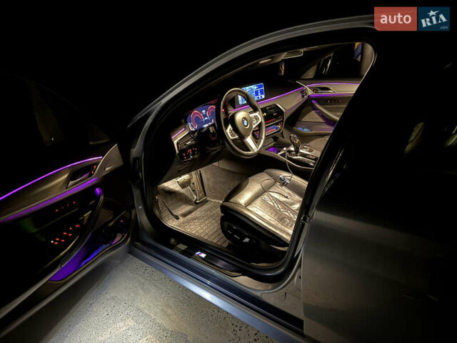 Серый БМВ 5 Серия, объемом двигателя 2.99 л и пробегом 205 тыс. км за 38700 $, фото 49 на Automoto.ua