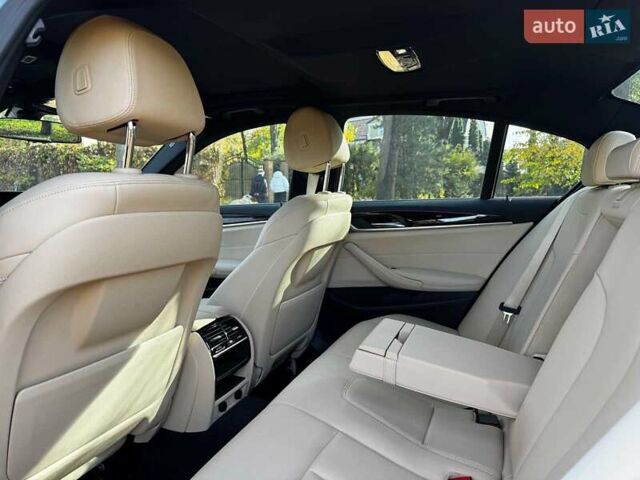 Серый БМВ 5 Серия, объемом двигателя 2 л и пробегом 47 тыс. км за 28340 $, фото 23 на Automoto.ua