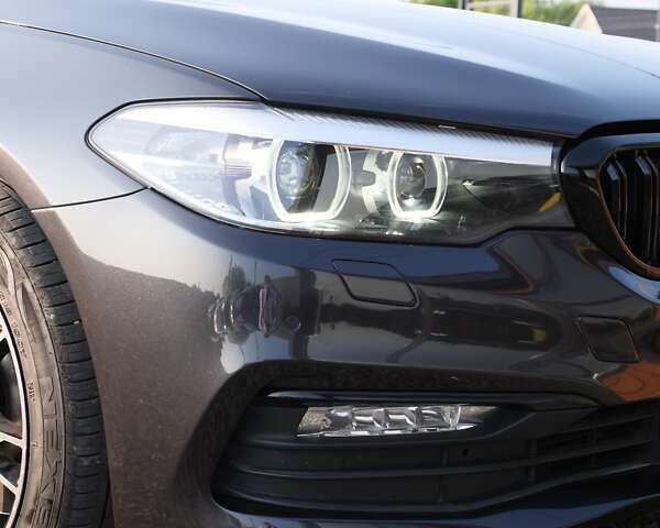 Серый БМВ 5 Серия, объемом двигателя 3 л и пробегом 186 тыс. км за 28999 $, фото 9 на Automoto.ua