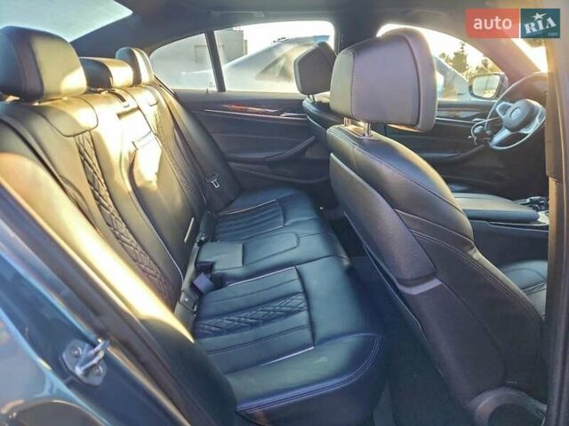 Серый БМВ 5 Серия, объемом двигателя 3 л и пробегом 92 тыс. км за 11000 $, фото 9 на Automoto.ua