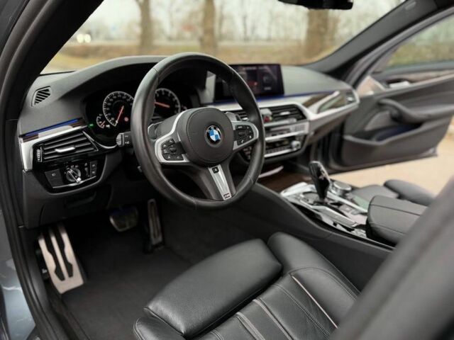 Серый БМВ 5 Серия, объемом двигателя 3 л и пробегом 70 тыс. км за 39000 $, фото 2 на Automoto.ua