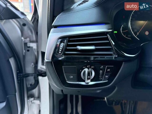 Серый БМВ 5 Серия, объемом двигателя 3 л и пробегом 139 тыс. км за 41400 $, фото 21 на Automoto.ua