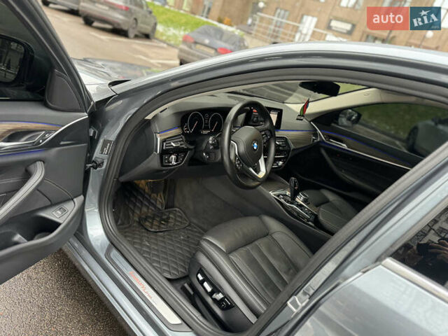 Серый БМВ 5 Серия, объемом двигателя 3 л и пробегом 172 тыс. км за 34500 $, фото 18 на Automoto.ua
