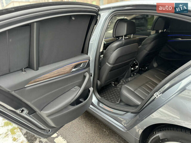 Серый БМВ 5 Серия, объемом двигателя 3 л и пробегом 172 тыс. км за 34500 $, фото 15 на Automoto.ua