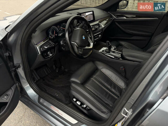 Сірий БМВ 5 Серія, об'ємом двигуна 2 л та пробігом 128 тис. км за 32500 $, фото 26 на Automoto.ua
