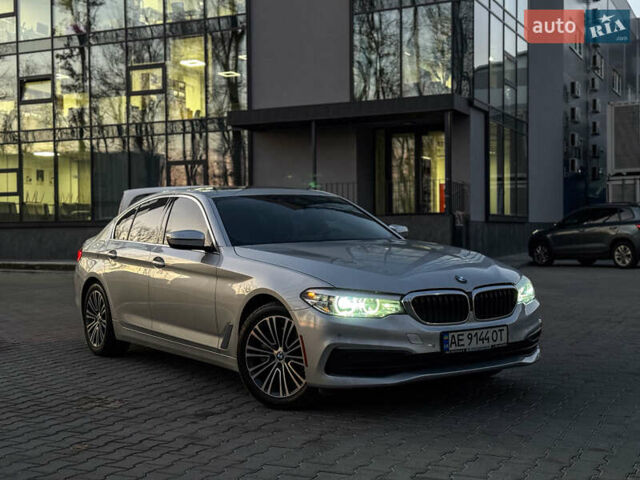 Серый БМВ 5 Серия, объемом двигателя 3 л и пробегом 115 тыс. км за 32999 $, фото 7 на Automoto.ua