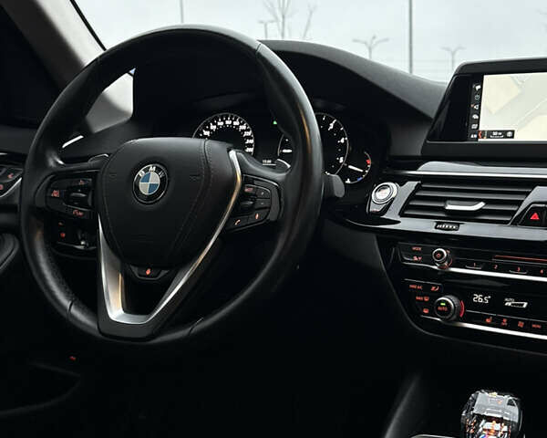 Серый БМВ 5 Серия, объемом двигателя 2 л и пробегом 131 тыс. км за 29999 $, фото 51 на Automoto.ua