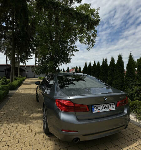 Серый БМВ 5 Серия, объемом двигателя 2 л и пробегом 82 тыс. км за 31900 $, фото 1 на Automoto.ua