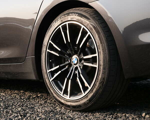 Серый БМВ 5 Серия, объемом двигателя 3 л и пробегом 186 тыс. км за 28999 $, фото 20 на Automoto.ua