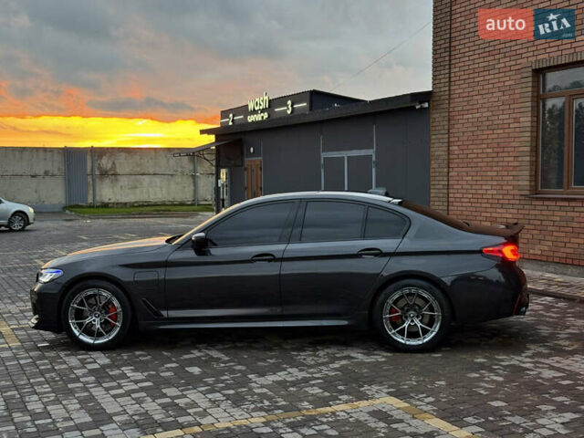 Серый БМВ 5 Серия, объемом двигателя 2 л и пробегом 154 тыс. км за 28599 $, фото 1 на Automoto.ua