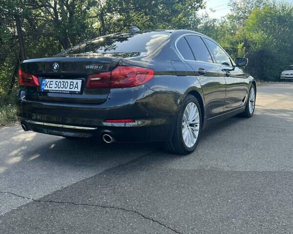 Серый БМВ 5 Серия, объемом двигателя 2 л и пробегом 195 тыс. км за 30000 $, фото 3 на Automoto.ua