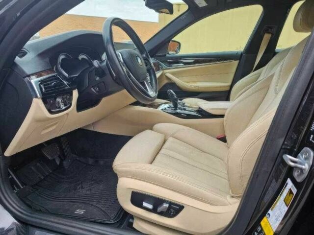 БМВ 5 Серия 2018 в Ивано-Франковске на Automoto.ua Серый БМВ 5 Серия, объемом двигателя 2 л и пробегом 76 тыс. км за 11000 $, фото 9 на Automoto.ua