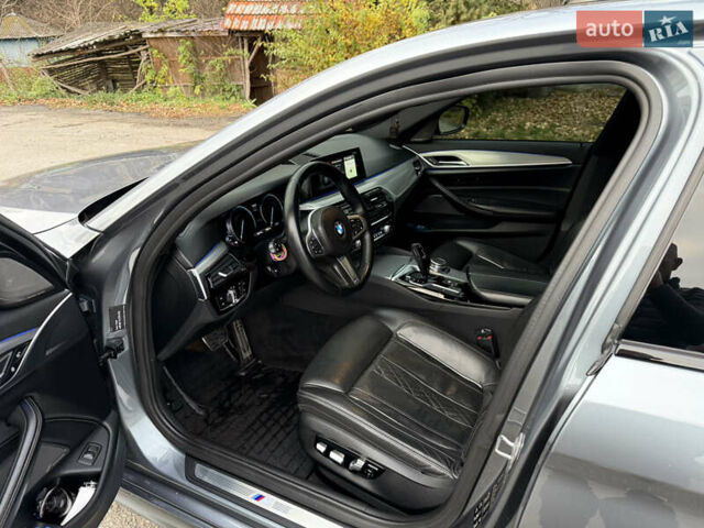 Серый БМВ 5 Серия, объемом двигателя 2.99 л и пробегом 205 тыс. км за 38700 $, фото 21 на Automoto.ua