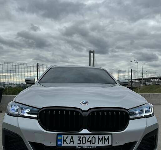 Серый БМВ 5 Серия, объемом двигателя 2 л и пробегом 112 тыс. км за 27500 $, фото 1 на Automoto.ua